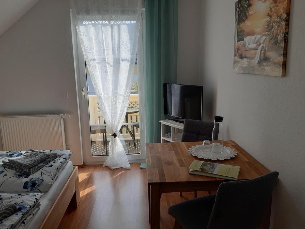 Gästezimmer Rosi Bad Klosterlausnitz Exterior foto